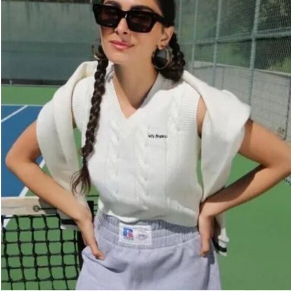 URBAN OUTFITTERS IETS FRANS CREME CABLE KNIT V-NECK SWEATER VEST  SIZE SMALL - Picture 1 of 5